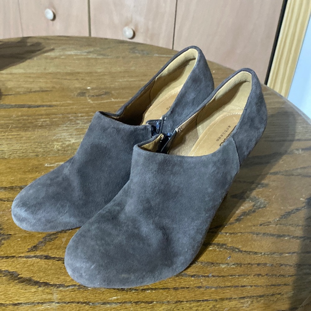 Clark artesian Suede ankle boot